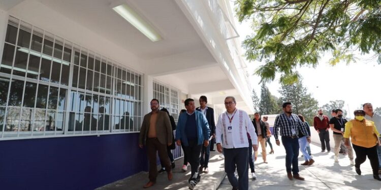 Entregó gobierno del estado obra de rehabilitación de telesecundaria “Xochitécatl” en Natívitas