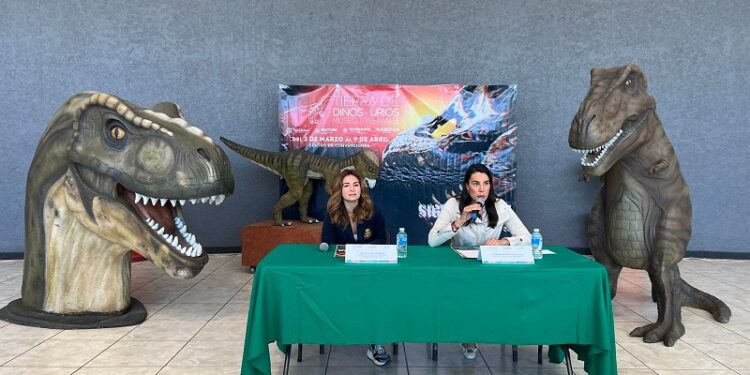 Presentan museo itinerante “tierra de dinosaurios” en Tlaxcala