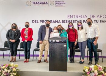 El 58 por ciento de beneficiarias de programas estatales de bienestar son jefas de familia y madres solteras