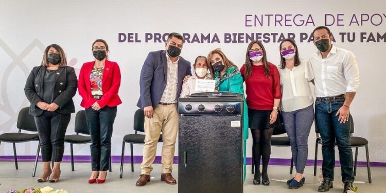 El 58 por ciento de beneficiarias de programas estatales de bienestar son jefas de familia y madres solteras