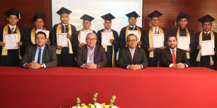 Culminan en la UATx estudios profesionales en diseño automotriz