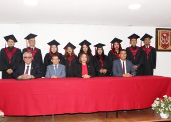 Graduó UATx a nuevos especialistas en educación