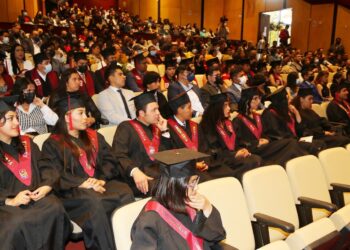 Nuevos profesionistas de diversas áreas de las ciencias aplicadas de la UATx