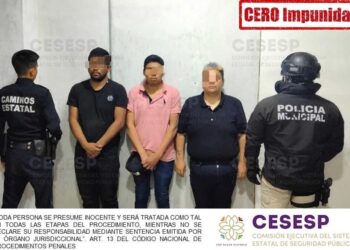SSC detiene a una mujer y dos hombres, presuntamente robaron un vehículo con violencia.