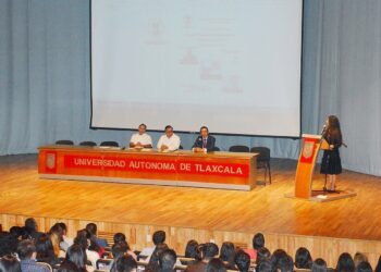 Efectúa UATx panel sobre sustentabilidad