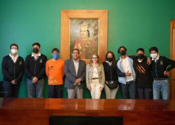 Conocen instalaciones del Congreso del Estado alumnos de la Escuela Juan Luna Molina