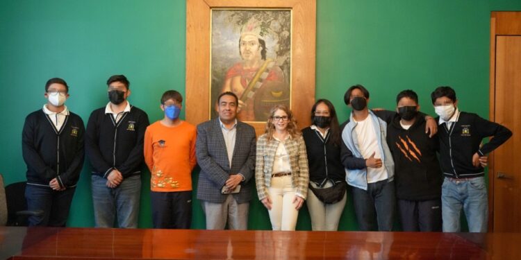 Conocen instalaciones del Congreso del Estado alumnos de la Escuela Juan Luna Molina