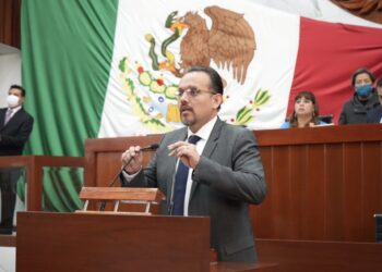 Cuestiona diputado Manuel Cambrón aspectos del proyecto AutoTren