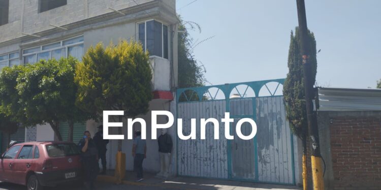 Tras caerse un segundo piso muere hombre en Zacatelco.