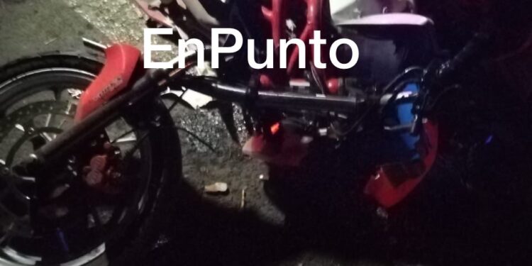 Pierde la vida hombre tras derrapar en su motocicleta.