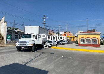 Solo daños materiales deja choque a la entrada de Huamantla.
