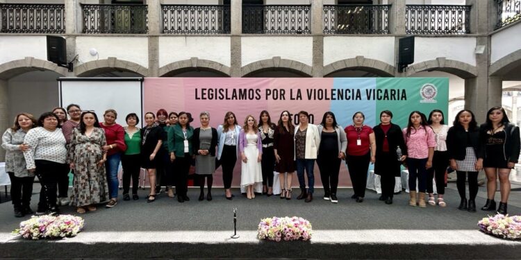 Encabezó Lorena Ruíz foro “Legislamos sobre la violencia vicaria”