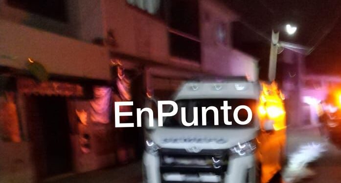 Tras quedarse sin frenos muere repartidor de pizzas en Teacalco.