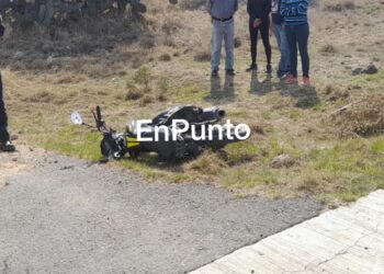 Hombre se da a la fuga tras atropellar a un mejor en su moto en Tetla.