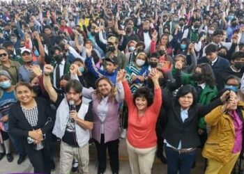 Imparten conferencia en Tequexquitla para padres e hijos.
