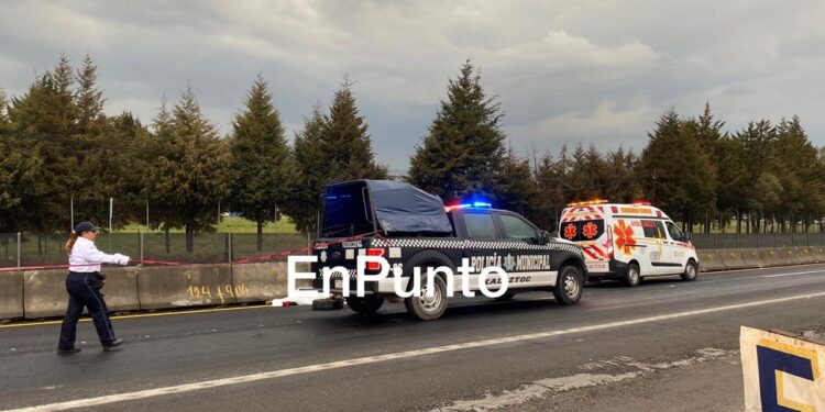 Sale eyectado y muere un conductor, en la Huamantla-Apizaco