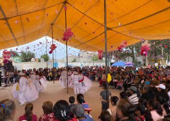 Festejan en San José Xicoténcatl a lo grande a las mamás.