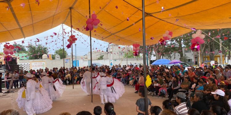 Festejan en San José Xicoténcatl a lo grande a las mamás.