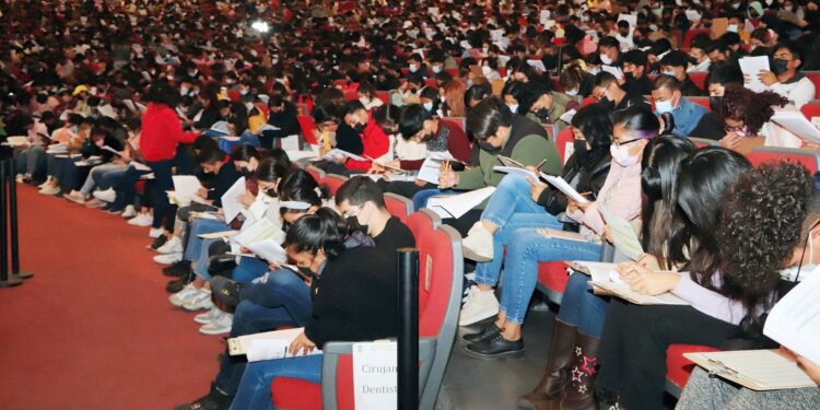 Será Ceneval quien aplique examen de admisión en la UATx