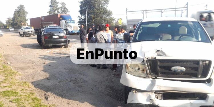 Chocan 3 unidades en la México – Veracruz a la altura de Xaloztoc.