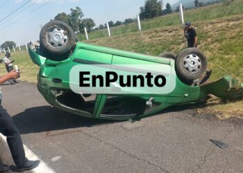Vuelca automóvil sobre la México – Veracruz en Huamantla.