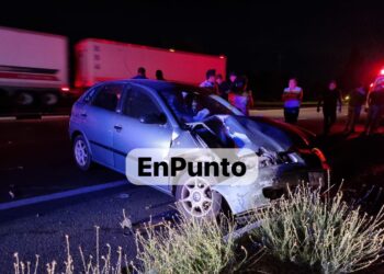 Trabajador del Ayuntamiento de Ixtacuixtla, aparentemente alcoholizado, colisiona en la autopista Tlaxcala-Texmelucan
