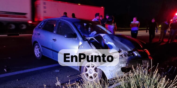 Trabajador del Ayuntamiento de Ixtacuixtla, aparentemente alcoholizado, colisiona en la autopista Tlaxcala-Texmelucan