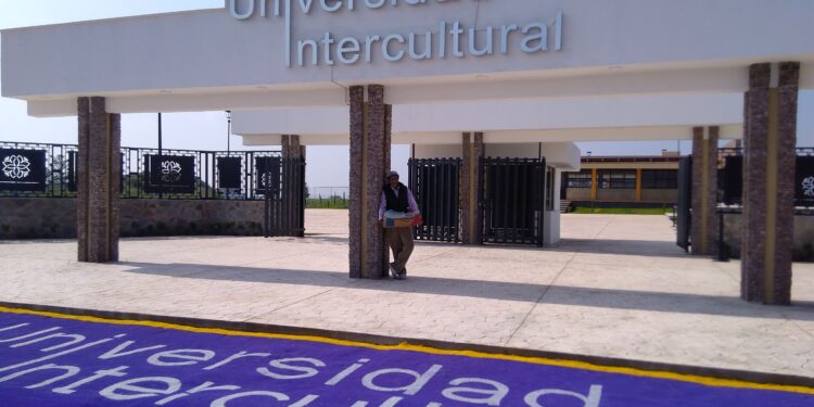 Universidad Intercultural de Ixtenco será un elemento más de integración e identidad: Renato Sánchez Rojas.