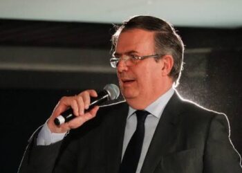 Presenta Marcelo Ebrard propuesta para financiar recorridos en proceso interno 