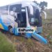Se accidenta autobús que traslada a maestros, deja tres lesionados en Atltzayanca.