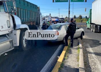 Colapsan tres unidades en el libramiento oriente de Huamantla.