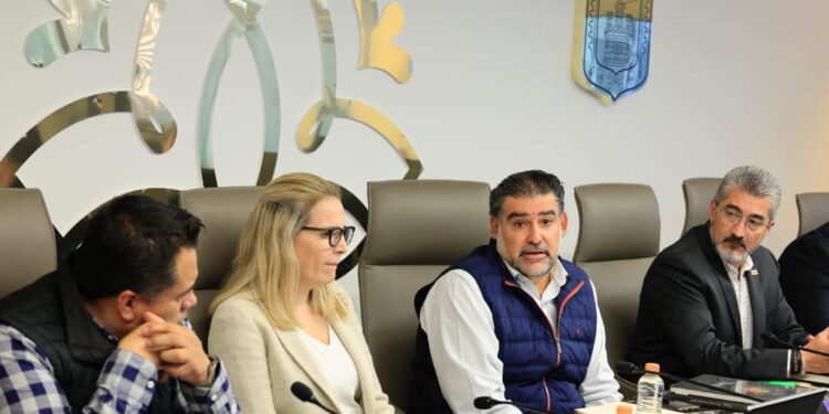 Presentan programa preventivo para evitar deserción escolar.