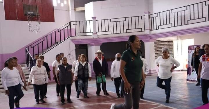 Realizan en Tequexquitla Jornada de Salud para adultos mayores.