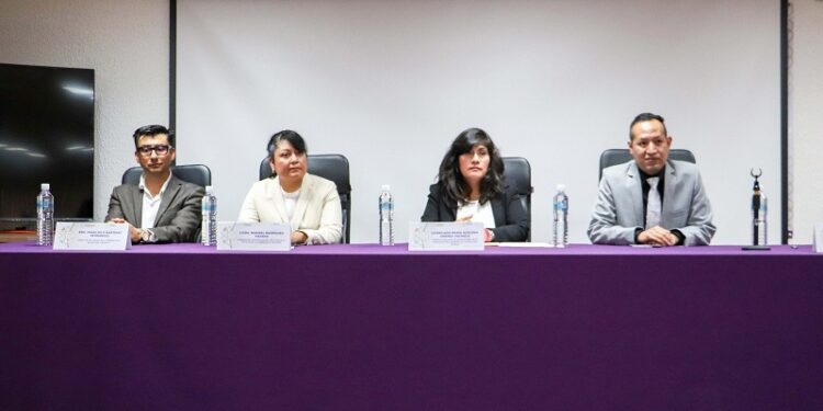 Recibe PGJE constancia de refrendo al registro nacional de archivos.