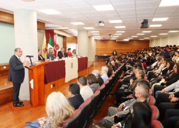 Concluye proceso para la reacreditación internacional de la licenciatura en Derecho de la UATx