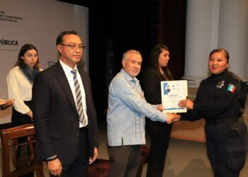Profesionaliza secretaría de seguridad ciudadana a 127 policías municipales.