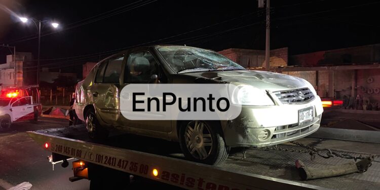 Vuelca vehículo a la entrada de Huamantla.