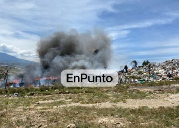 Sofocan incendio en el relleno sanitario de Huamantla.