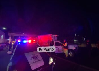 5 vehículos y un trailer involucrados en fuerte carambola en Huamantla.