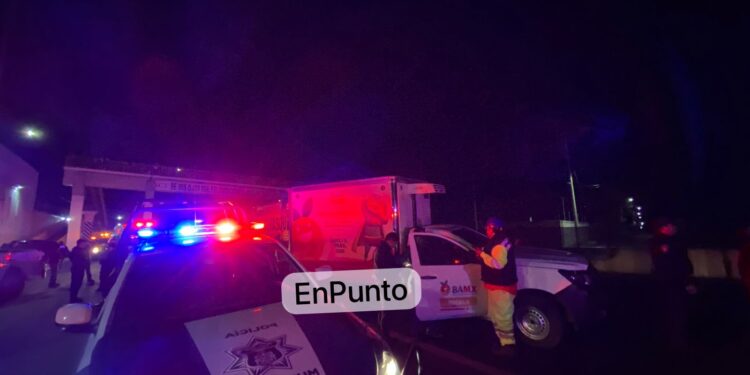 5 vehículos y un trailer involucrados en fuerte carambola en Huamantla.