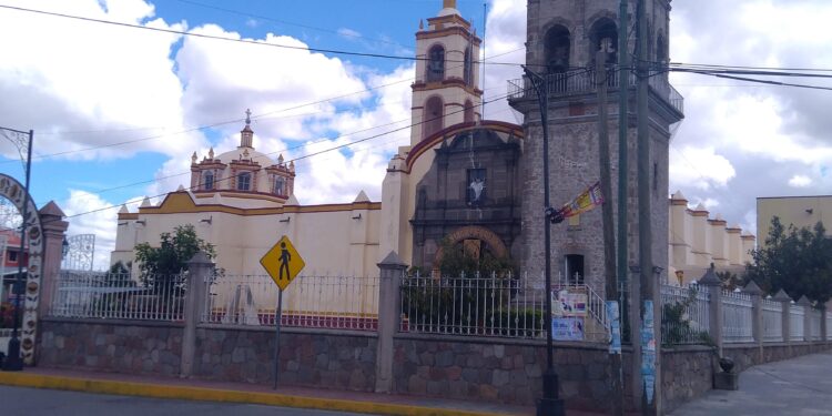 Se iniciarán trabajos de iluminación de la Parroquia de San Juan Bautista en Ixtenco.