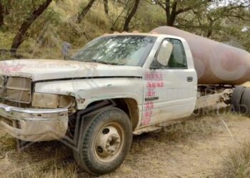En Atotonilco, asegura la SSC dos pipas y cuatro vehículos.