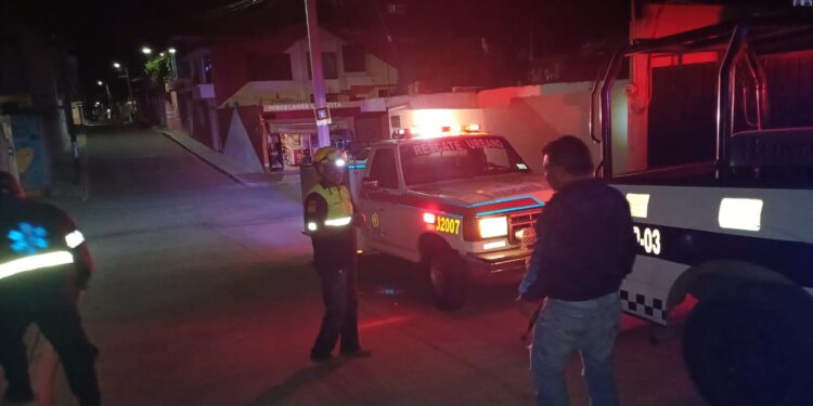 Briasa Huamantla atiende fuga de gas en Ixtenco.