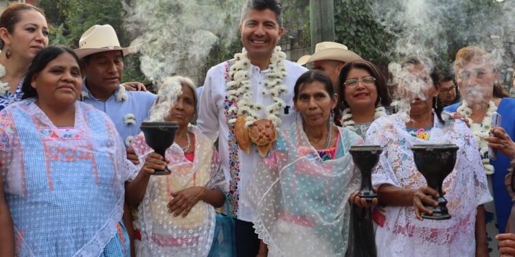 Mejor servicio de salud petición constante en el estado de Puebla, advierte Lalo Rivera en gira por la Sierra Norte.