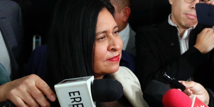 Estudiante, hija de pescadores, diseño tecnología para microrobots de la Misión Espacial Colmena