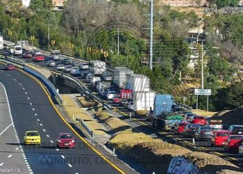 Transportistas cierran carreteras