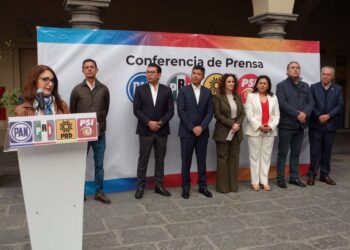 Nancy de la Sierra, Nadia Navarro y Humberto Aguilar, voceros oficiales de la alianza “Mejor rumbo para Puebla”