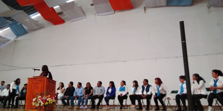 Realiza Presidenta de SMDIF de Ixtenco Informe de actividades.