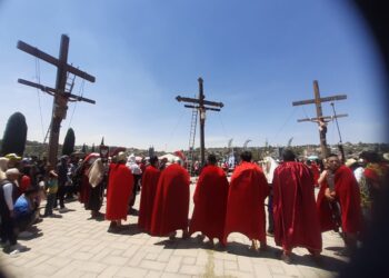 Se lleva a cabo en Tequexquitla el Viacrucis Vida, Pasión y Muerte de Cristo Semana Santa 2024, en su edición 37.