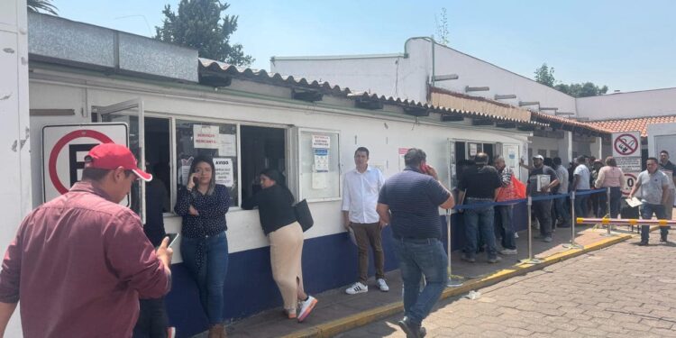 Amplia SMYT periodo para el canje de placas al 28 de junio.